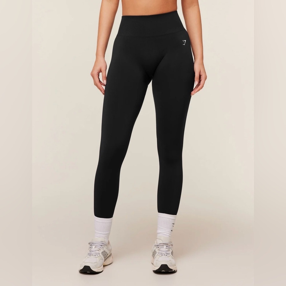 NWoT GYMSHARK Curved Hem Black Compression Legging Size S